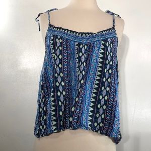 Hollister top size Med.